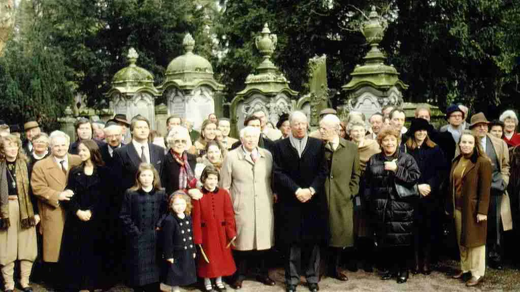Empire of Shadows Povestea adevărată a celei mai bogate familii din istorie
